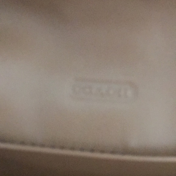 Coach tan wallet with key ring 6 compartment - Picture 4 of 7